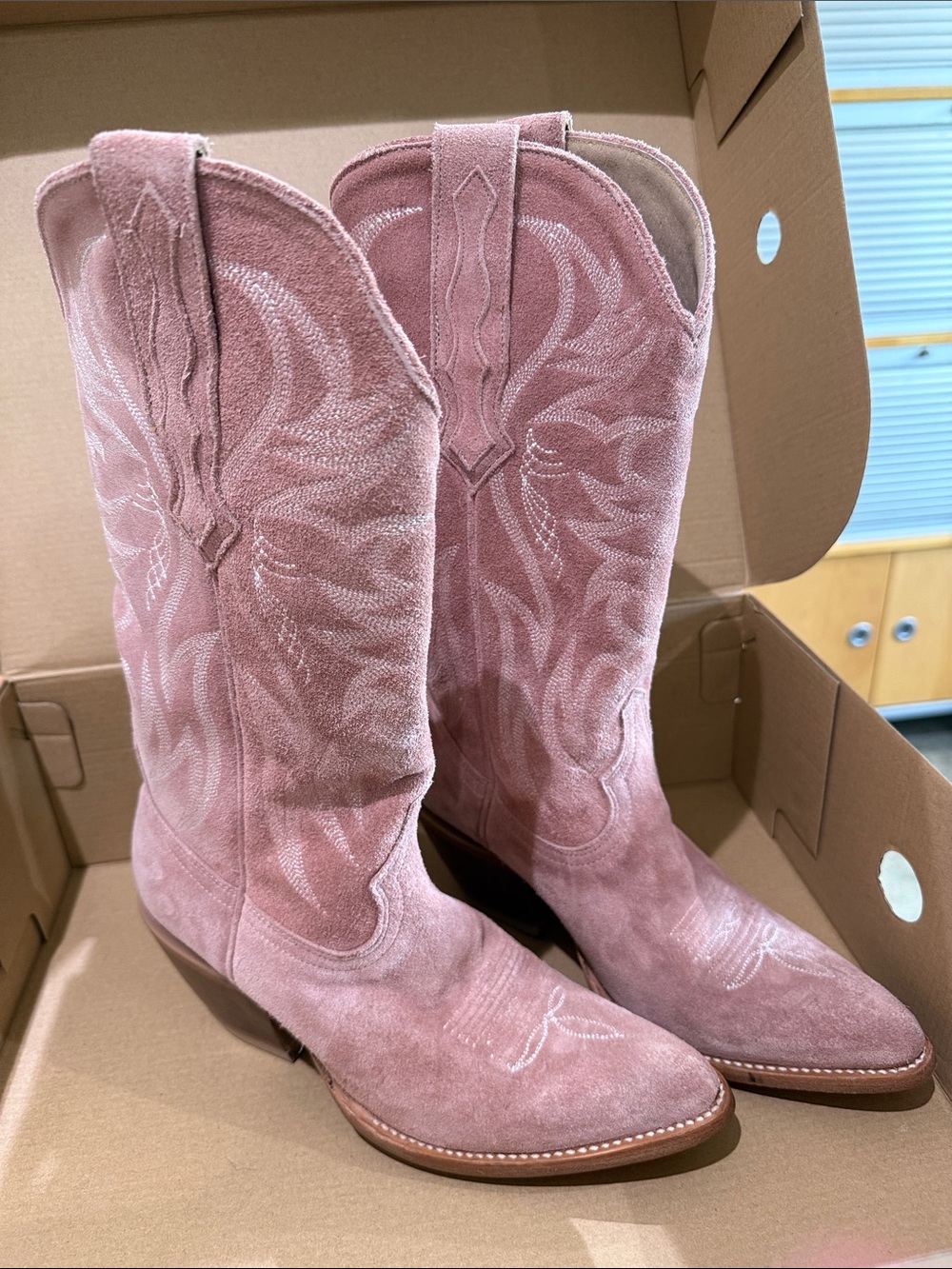 Idyllwind Pink Suede Western Pull-On Boots